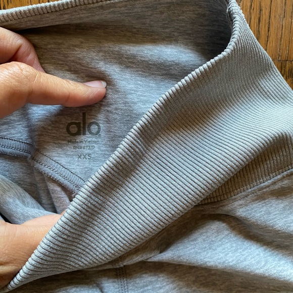 Alo Yoga Leggings - Picture 3 of 4